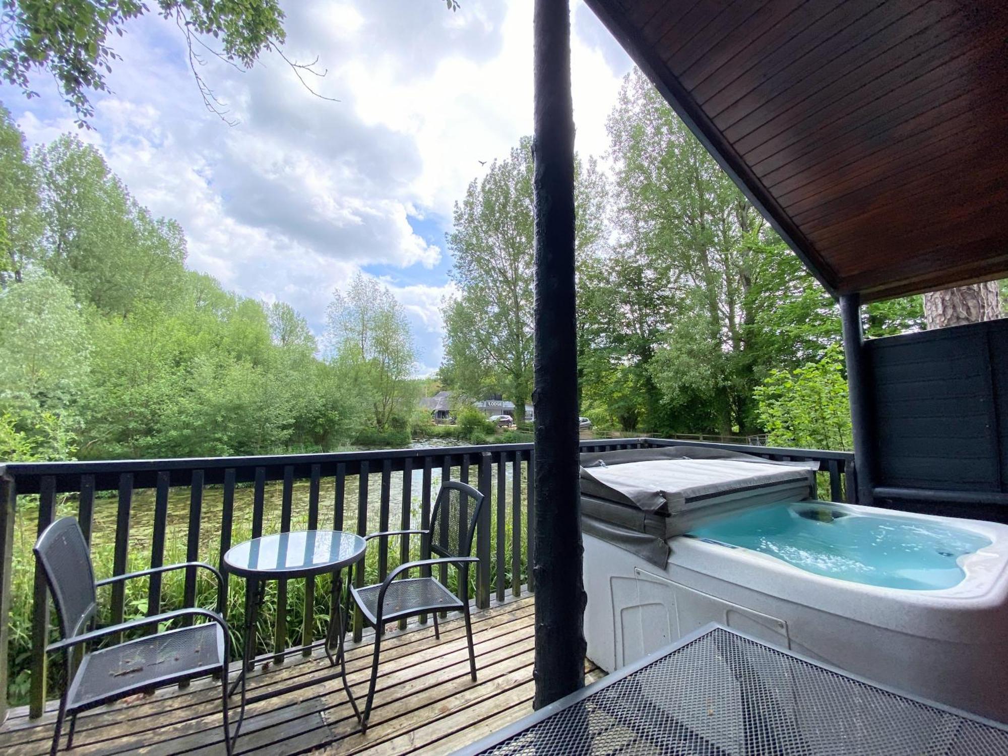 Вилла Otter 4 Hot Tub - Huntersmoon-Warminster-Bath-Salisbury Экстерьер фото