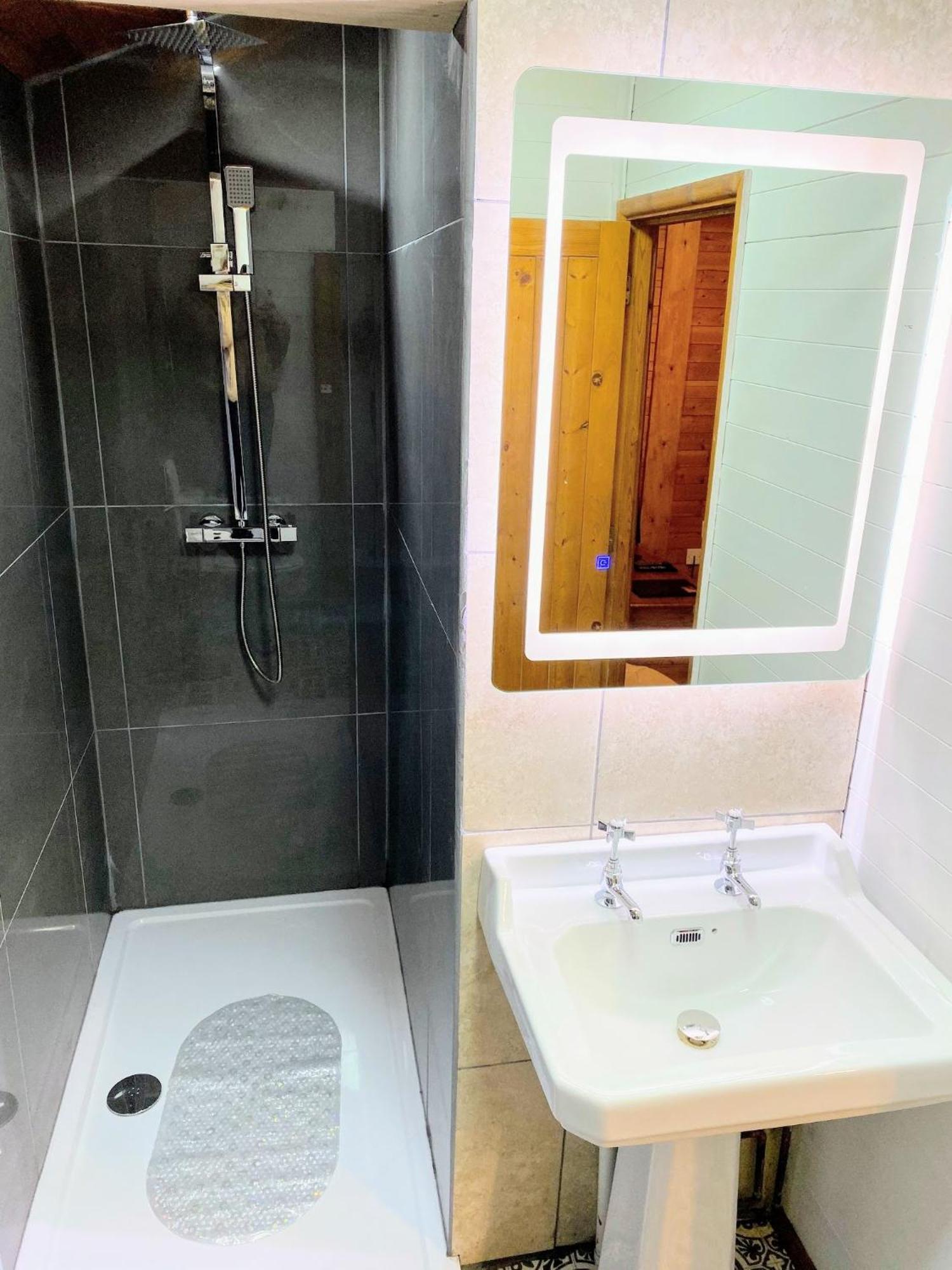 Вилла Otter 4 Hot Tub - Huntersmoon-Warminster-Bath-Salisbury Экстерьер фото